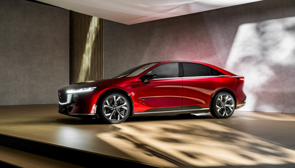 Jo stenuit on the mazda6e exterior design