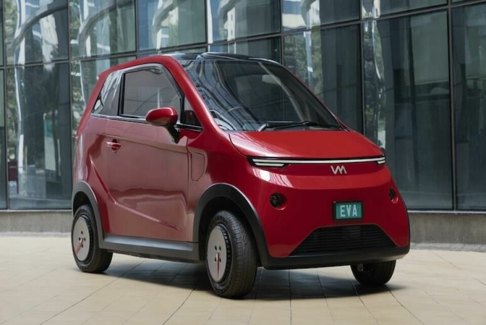 The EVA reimagines sustainable travel with its combination of solar panel roof and electric battery vayve-mobility-eva