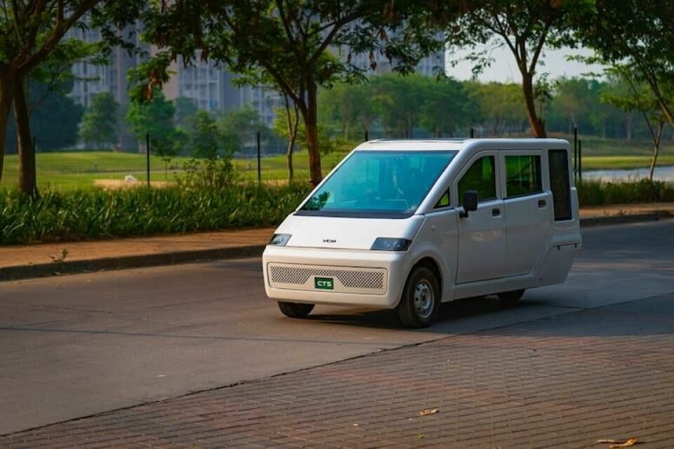 The CT5 EV Taxi aims to encourage and ease shared mobility in bustling city centers vayve-mobility-taxi