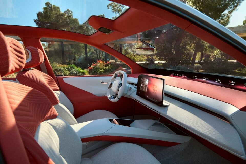 BMW Neue Klasse X interior with panoramic strip display Neue Klasse X