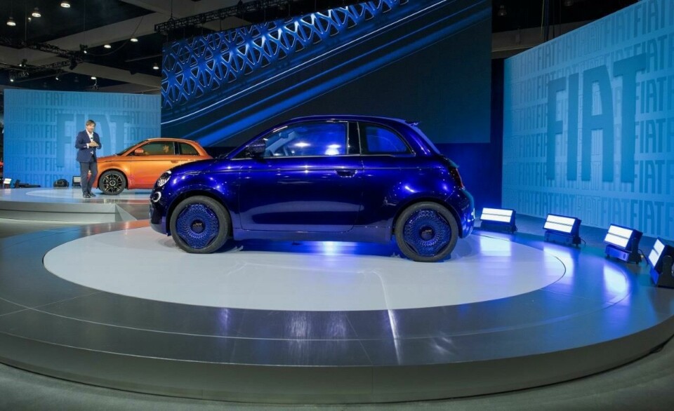 Round-up: LA Auto Show 2022 Fiat 500e at LA Auto Show 2022