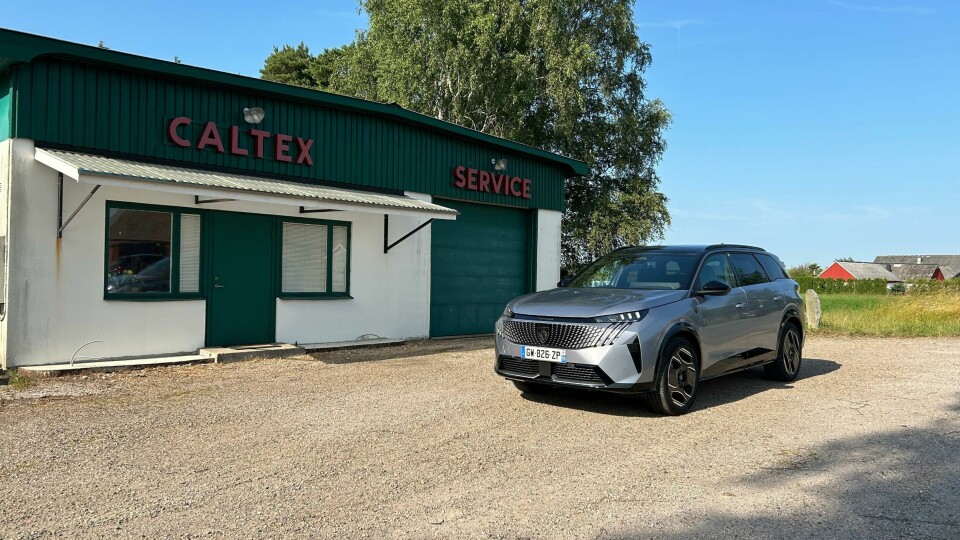 Design driven: Peugeot E-5008 Peugeot e-5008 Caltex garage HERO