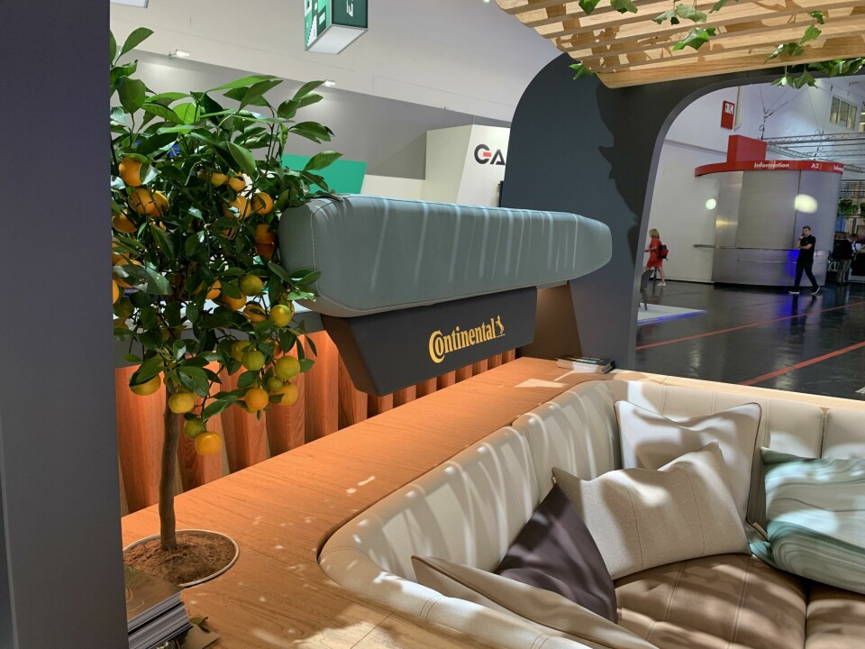 Orange, anyone? Continental Space D interior concept_2971