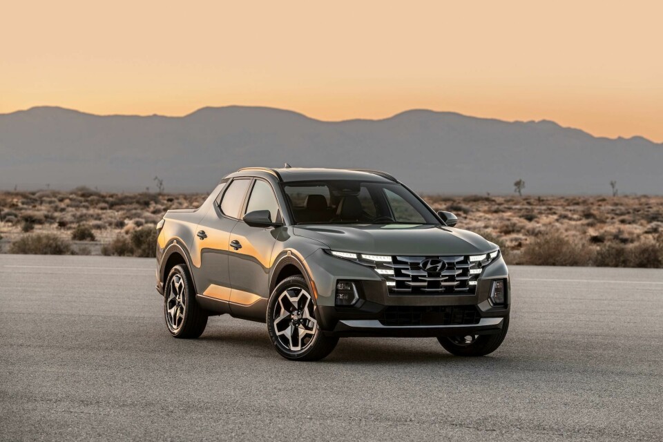 Hyundai Santa Cruz – compact sedan or lifestyle truck? Both Hyundai Santa Cruz exterior 1