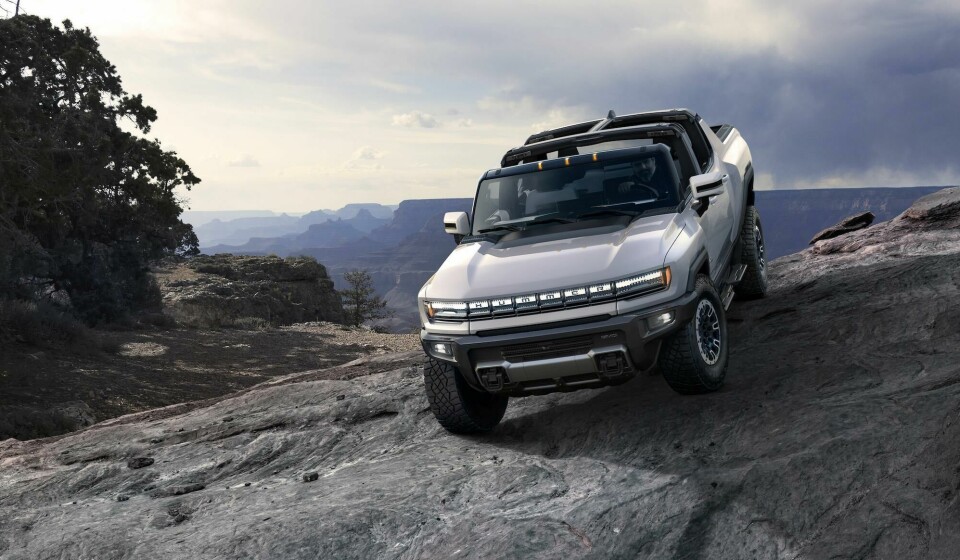 The GMC Hummer EV – a luxury beast at 9000 pounds 2022-GMC-HUMMER-EV-001