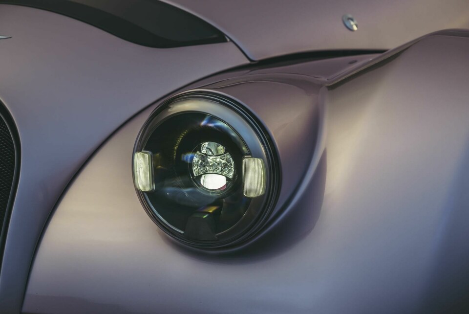 Morgan Supersport headlamps Morgan_Supersport_Location_Lilac_077