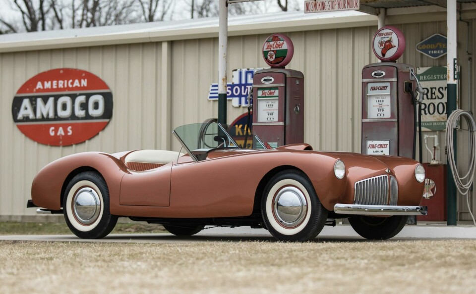 The Glasspar 2, a fiberglass car that had enormous influence in America Glasspar01
