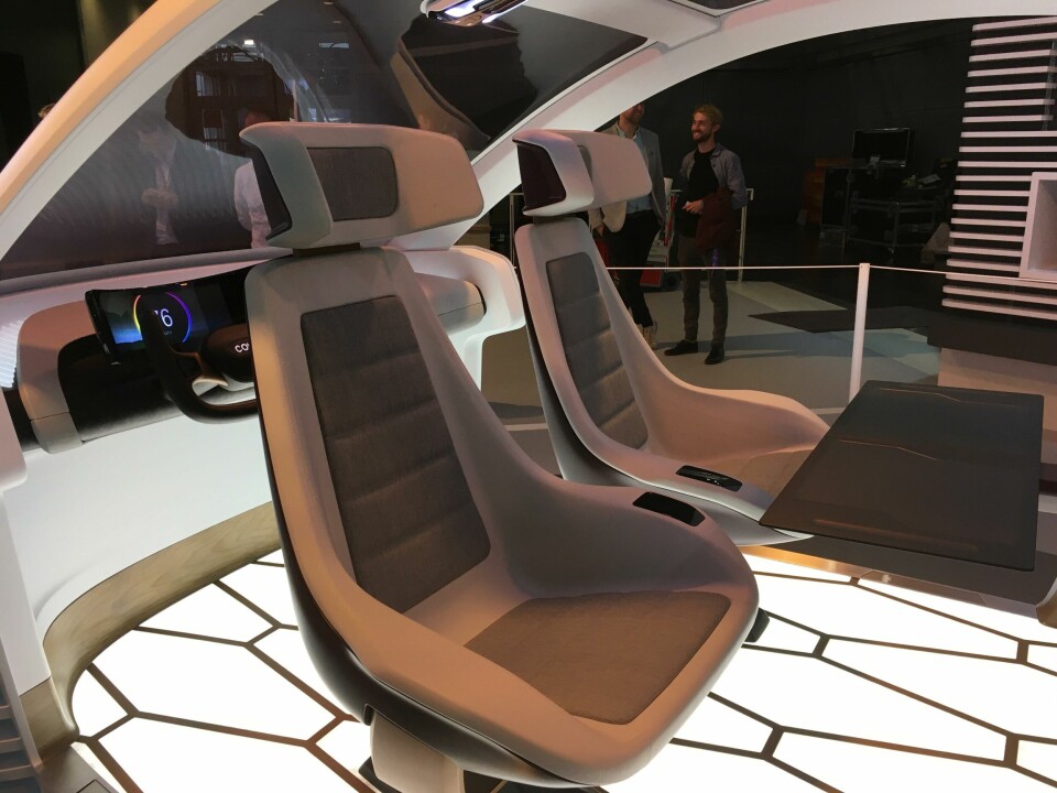 Folding table (right of photo) is made of ‘Maezio’ CDN_K fair 2019_Covestro_1176