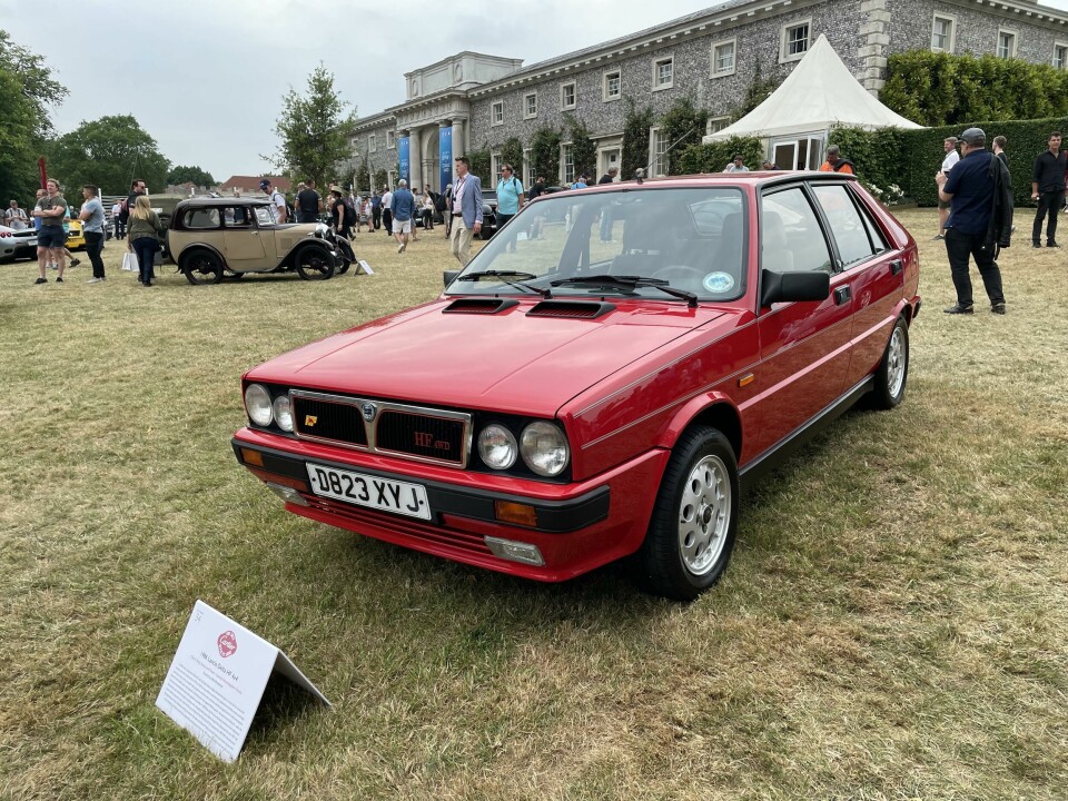 2. 1986 Lancia Delta HF 4x4 2. 1986 Lancia Delta HF 4x4