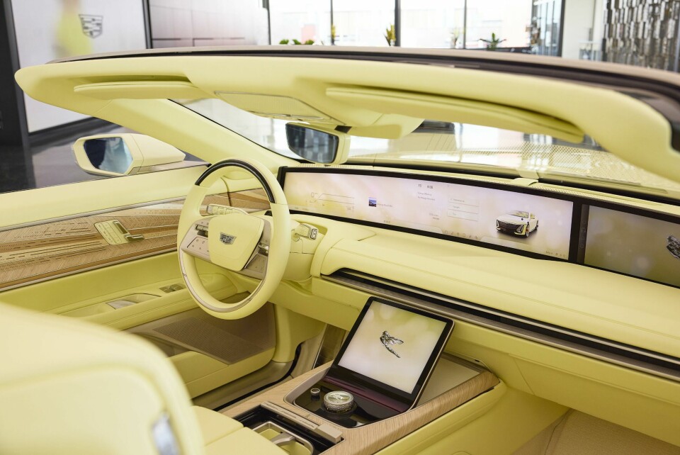Interior Motives: Cadillac Sollei sollei-concept INTERIOR DASH high res