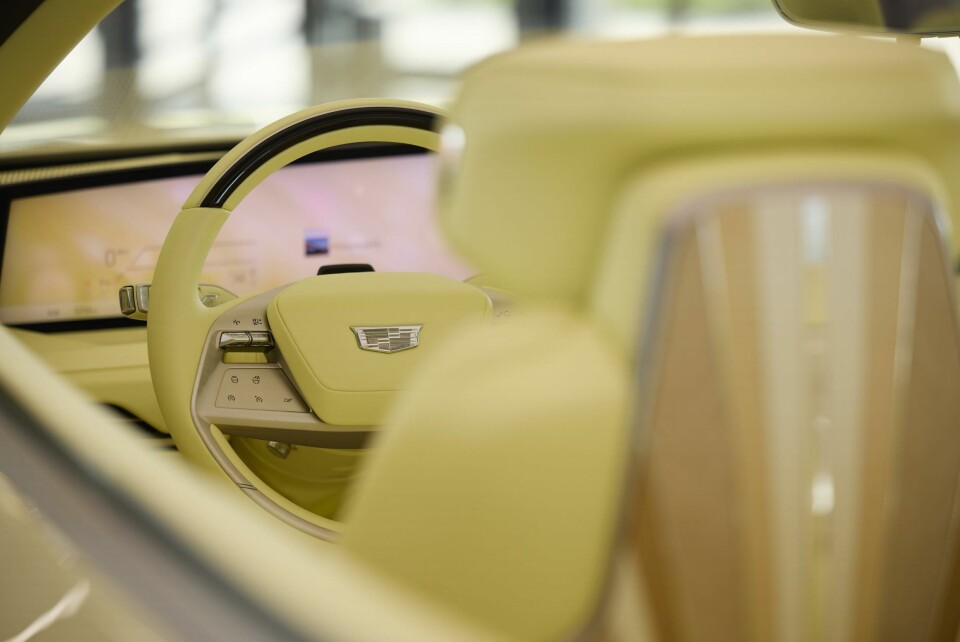 The Sollei’s custard coloured interior _ECadillac Sollei extra details3626