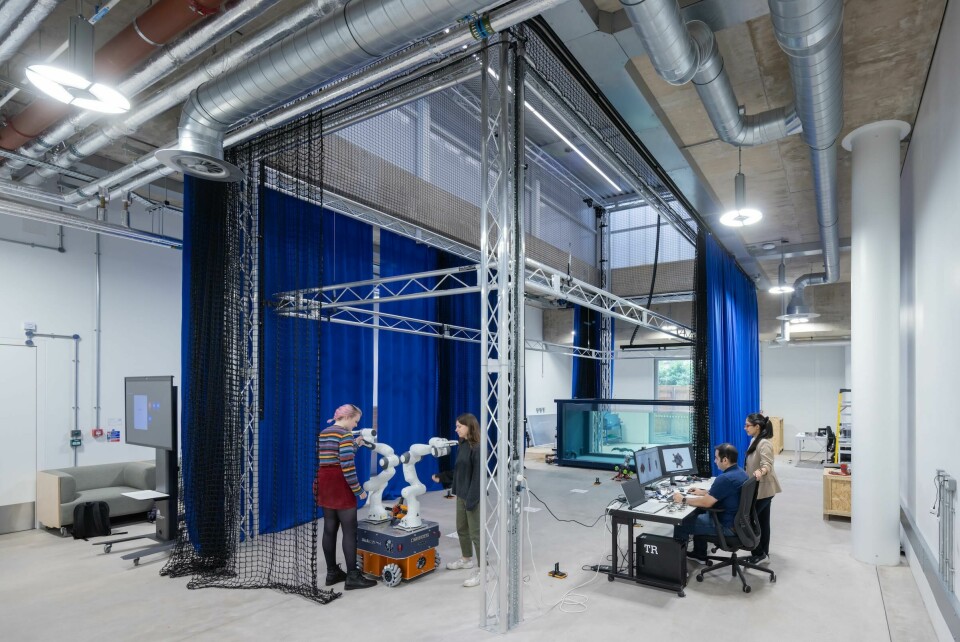 The robotics hangar provides research testing and assembly areas, including aerial and aquatic robotics facilities (photo © Iwan Baan) Royal College of Art Herzog de Meuron RCA 22-05 HdM 3332