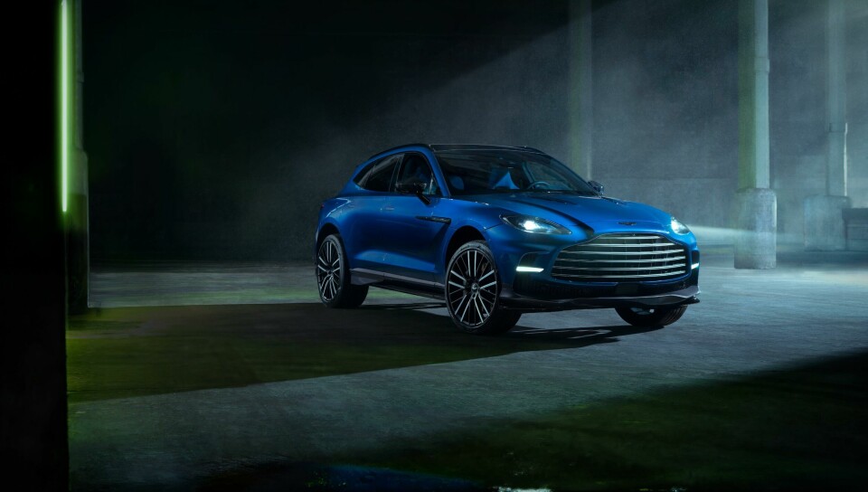 Aston Martin unveils beefy new DBX707 Aston_Martin_DBX707_03