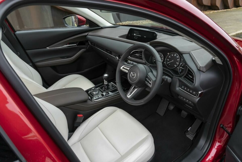Interior shot of the CX-30 CX-30_Skyactiv-X_001