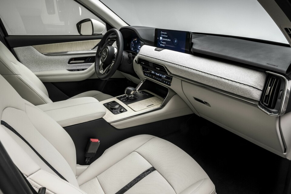 First Sight: Mazda CX-60 signals new platform and interior quality *Mazda CX-60 - int (light dash)