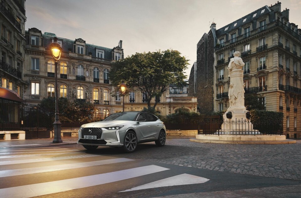 New DS 4 draws on earlier concepts to create a striking form DS4 hero