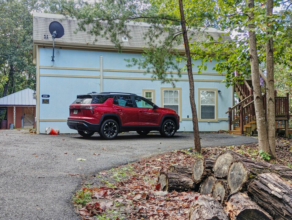 Chevrolet designers go “truck-like” with compact SUV Chevy Equinox exterior 5
