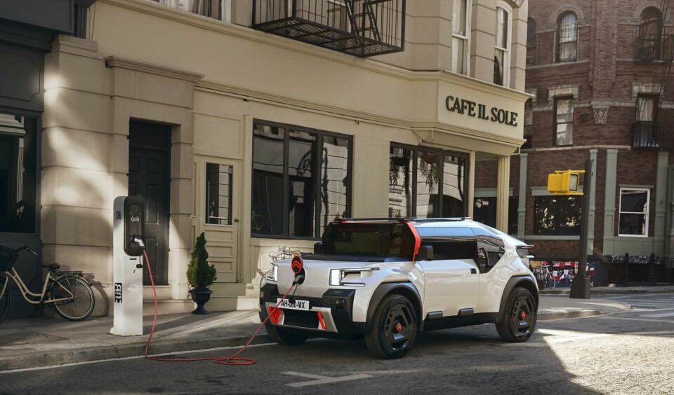 The Citroen Oli concept Citroen Oli concept charging