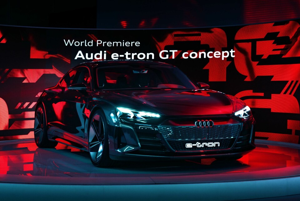LA 2018: Audi e-tron GT Concept debuts Audi e-tron at LA 2018