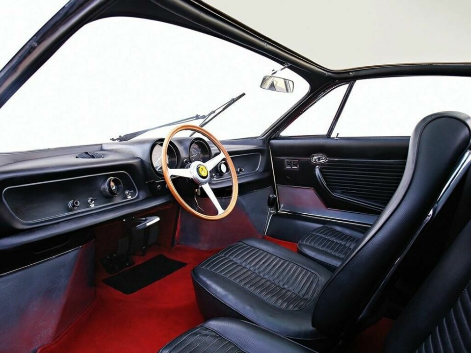 1966 Ferrari 365P Berlinetta Speciale interior classic central seat. Note the panoramic glass roof. 1966-Pininfarina-Ferrari-365P-Berlinetta-Speciale-Interior-01