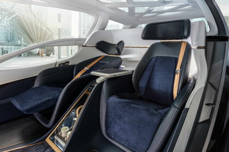 Smart Pod Interior: executive seating for meetings, or sleeping between them BuickSmartPod_INT_0270_Down_V7