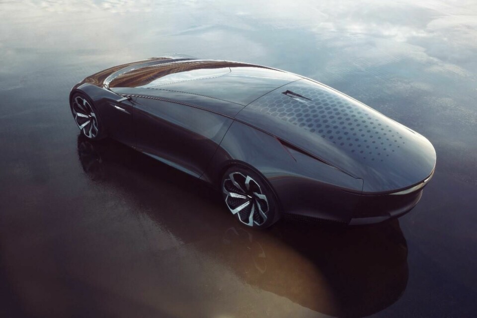 Dramatic and voluptuous, the Innerspace hearkens back to the classic personal luxury car without resorting to retro-design Cadillac-Halo-Concept-InnerSpace-014
