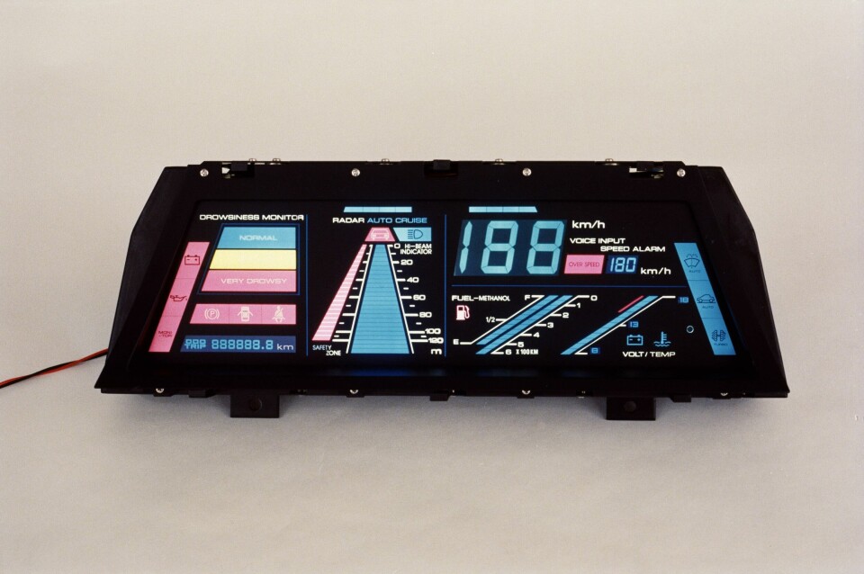 Digital cluster uses bright colours and prioritises safety tech Nissan NRV II concept 19830008