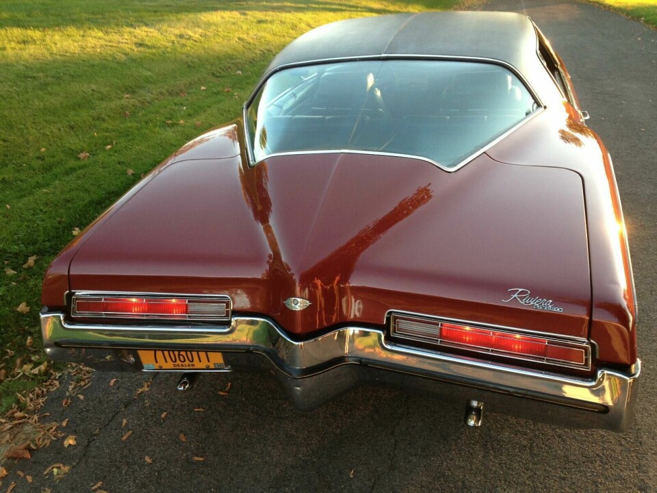 Boat tail Riviera: insanely long and flamboyant. Influenced by the 1963 Corvette Boat tail Riviera