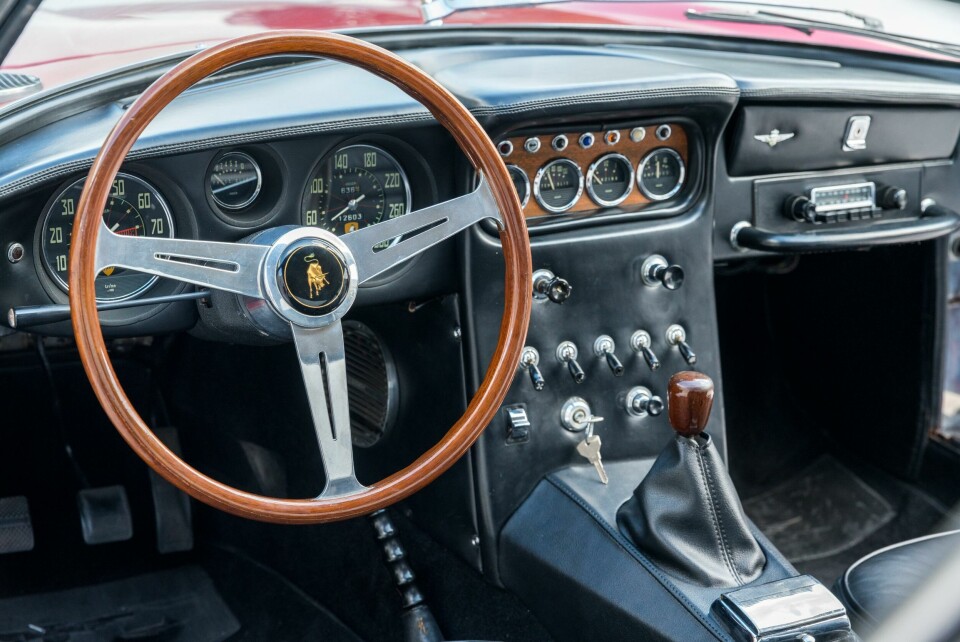 Interior of a 400 GT 2+2. Flying Star was II similar inside. This was Paul McCartney’s car Interior of a Lamborghini 400GT 2+2