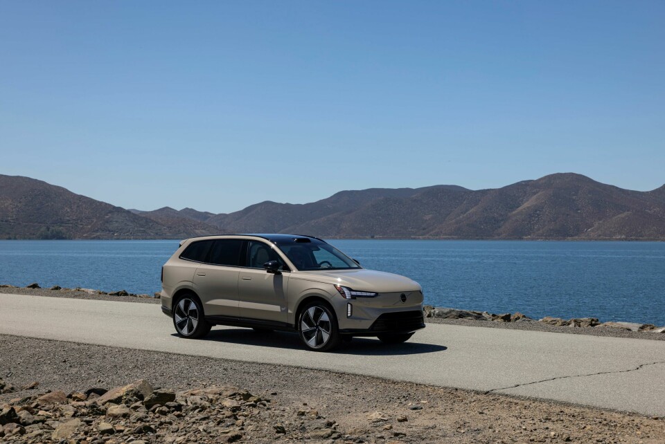 Volvo EX90 exterior DPS 2 Volvo EX90 - ext F3Q R Sand Dune