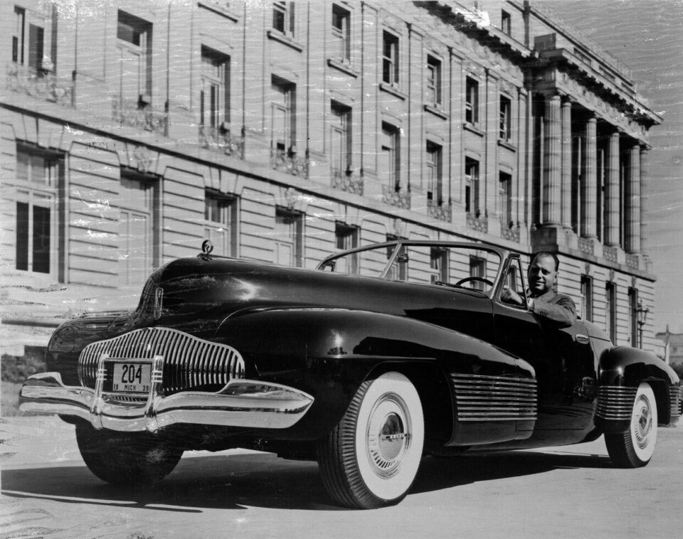 Harley Earl in the Buick Y-Job Harley Earl in the Buick Y-Job