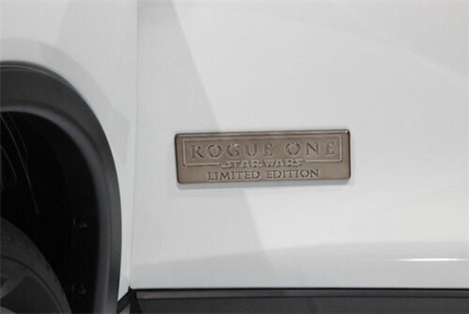 LA 2016: Nissan uses the Force Nissan Star Wars 2