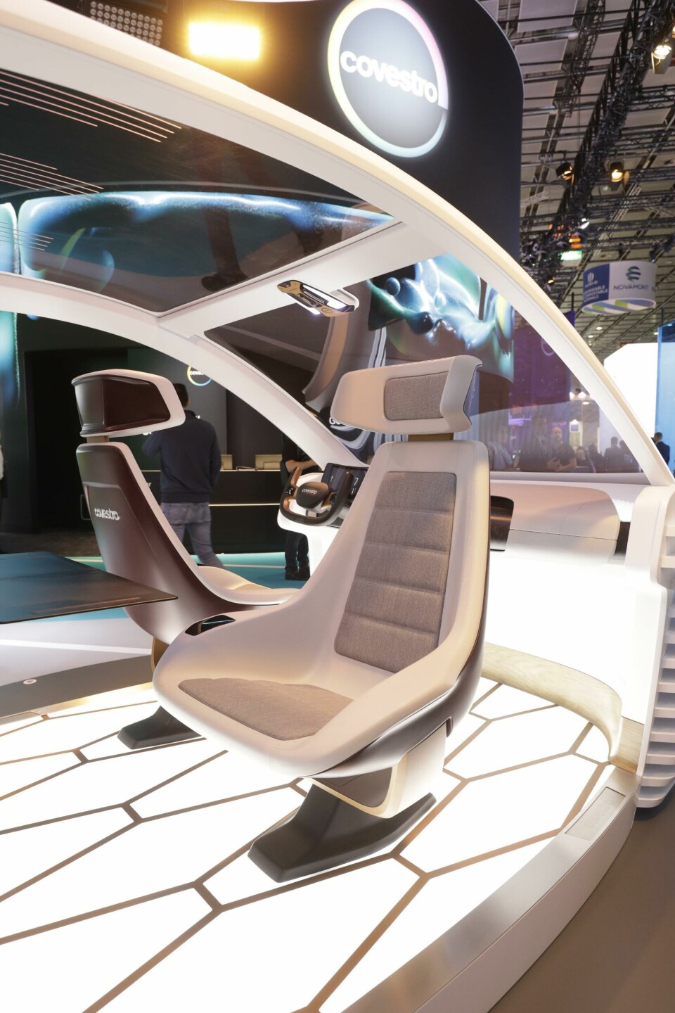 Covestro recently unveiled its latest interior concept focusing on the creation of a multifunctional living space 007_190008_15_0677