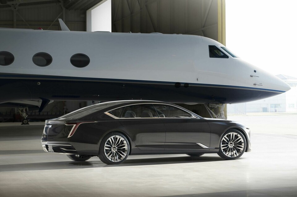 Do you take American excess? 2016 Cadillac Escala Concept Exterior 007