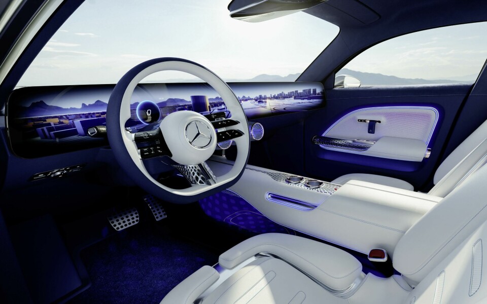 Colour and trim must accomodate the presence of increasingly large screens Mercedes-Benz VISION EQXX0001_067