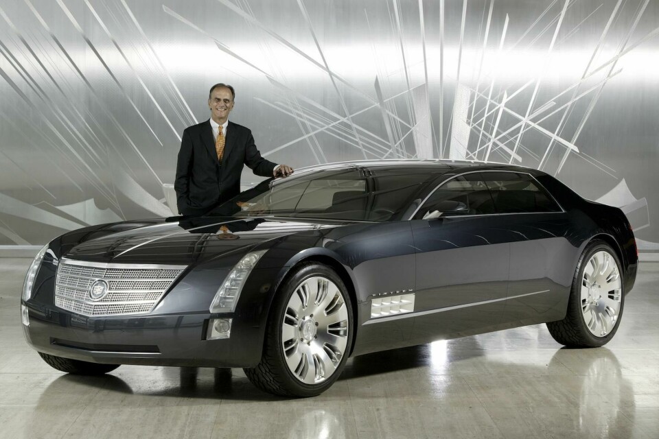 Design Detail: Cadillac Sixteen side-opening hood (2003) wayne-cherry-with-cadillac-sixteen