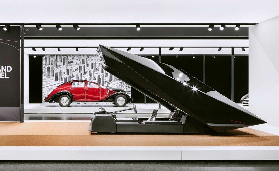 Lo-Res: Ultra-Modern, but with a taste for the classics, as this hapless Voisin is about to find out Lo-Res: Ultra-Modern, but with a taste for the classics, as this hapless Voisin is about to find out