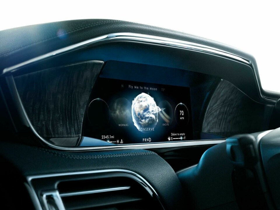 CES 2019: Visteon envisions the future cockpit Visteon_instrument_cluster_on_Lincoln_Navigator.jpg