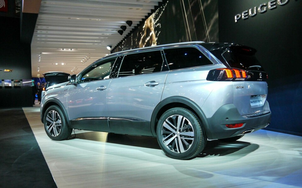 Paris 2016: Peugeot’s 5008 and 3008 make a pair Peugeot 3008 5008 3