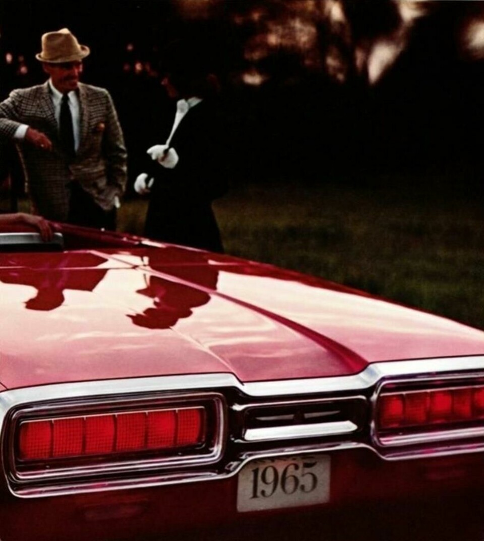 1965 Thunderbird, the first such model to feature sequential turn signals 1965 Ford Thunderbird rear sequential turn signals