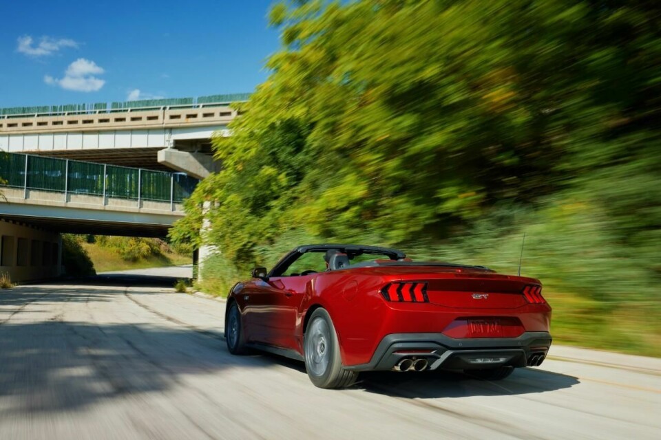 The 2024 Ford Mustang and its sequential signals 2024 Mustang 01