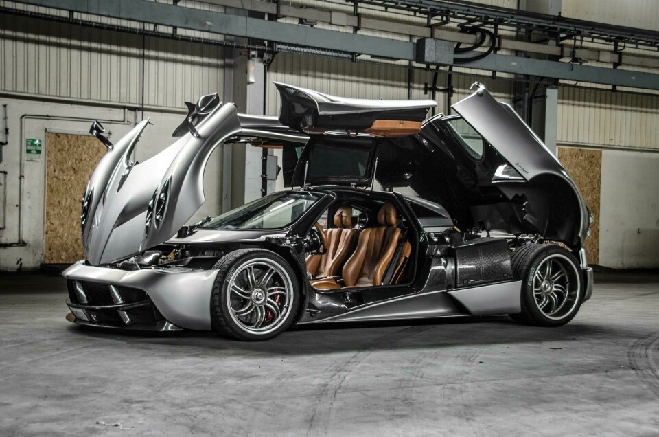 Pagani Huayra Exposed Shift Mechanism (2012-) Pagani Huayra.jpg