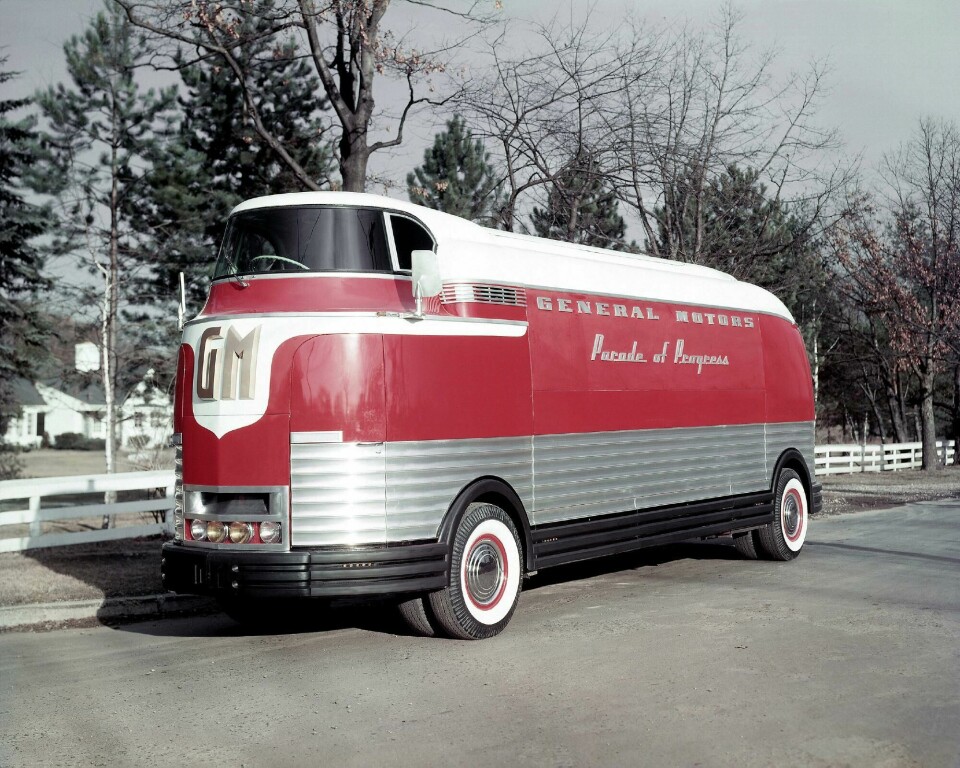 Concept Car of the Week: GM Futurliner (1939) Gm Futurliner 01