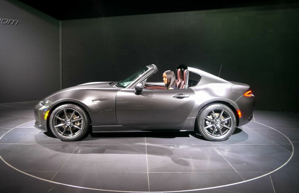 Mazda’s folding hardtop Mazda Mx5 Rf Ny 2016 5