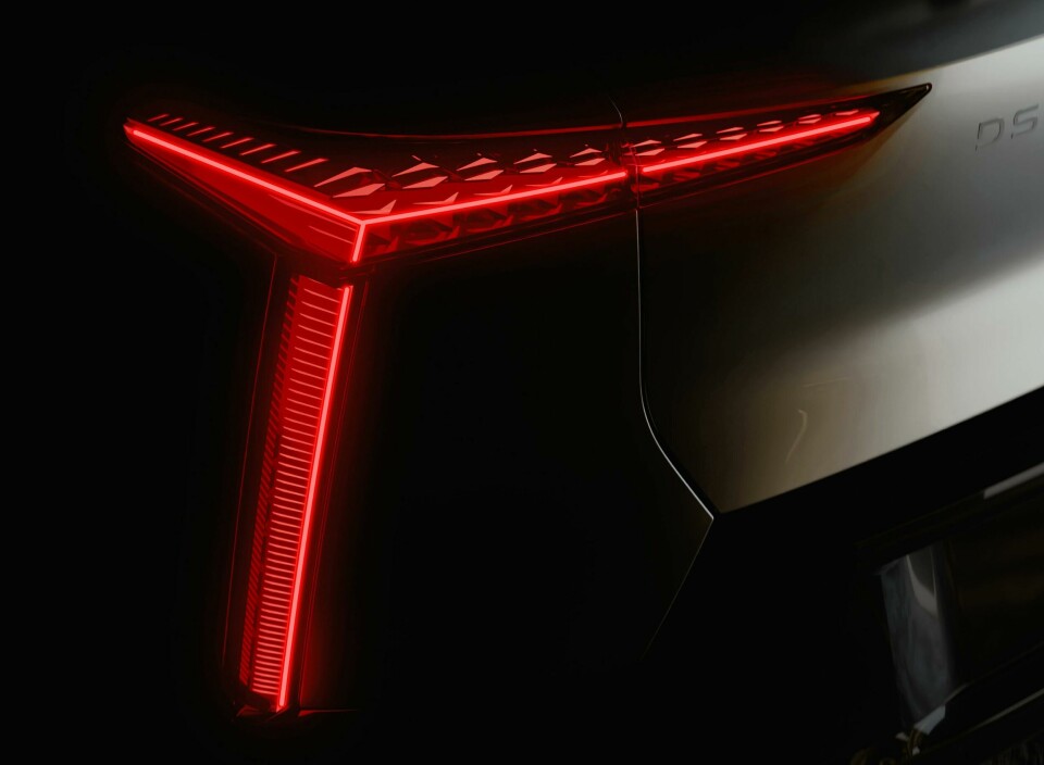 DS goes luxury chic with flagship No.8 2024_12_NEW_DS_REAR_DS_LIGHTBLADE