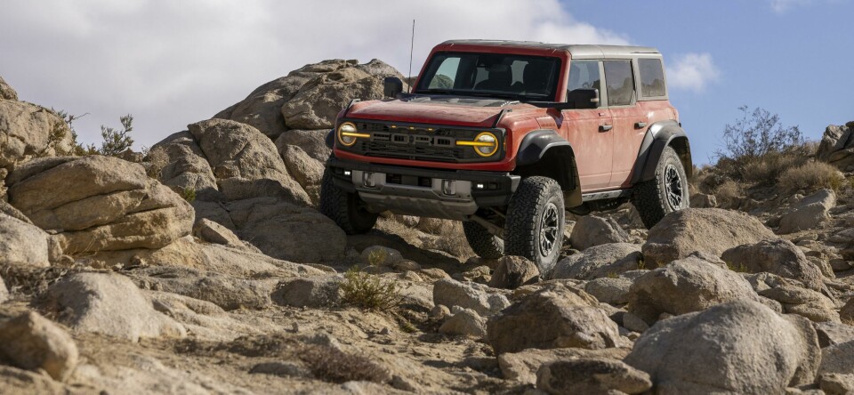 Ford pushes off-roading boundaries with “badass” Bronco Raptor HERO 2022 Ford Bronco Raptor_07