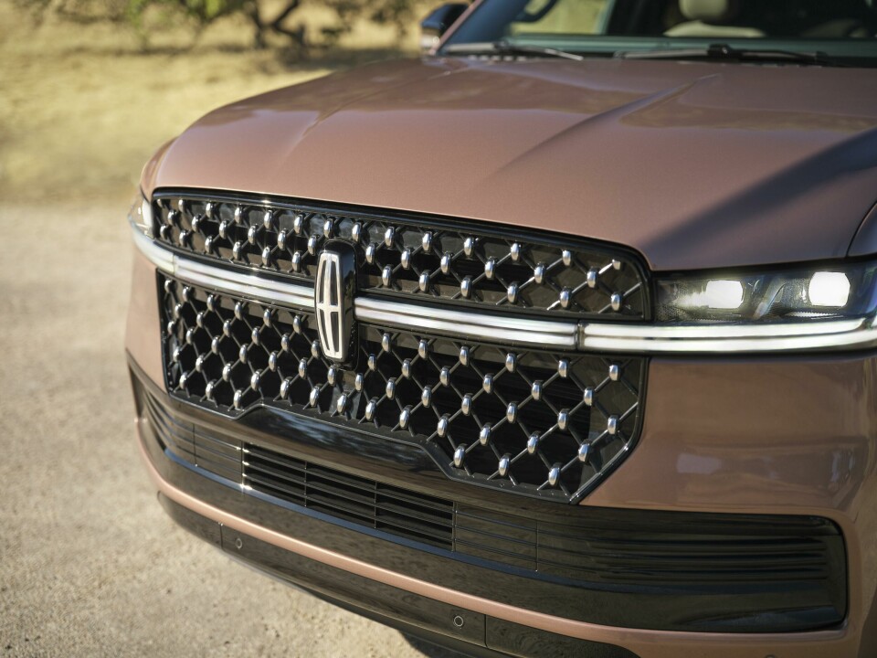 Lincoln unveils new Navigator at Pebble Beach with interior design collab 2025 Lincoln Navigator Black Label_Sunrise Copper_19