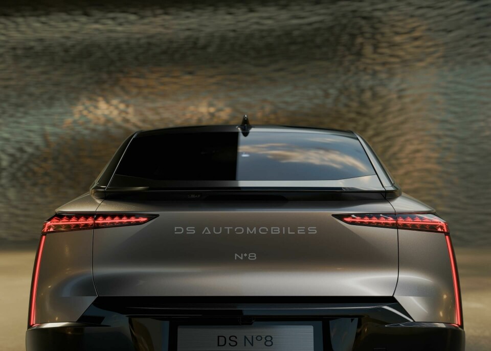 The new rear light signature 2024_12_NEW_DS_REAR_LIGHT_SIGNATURE