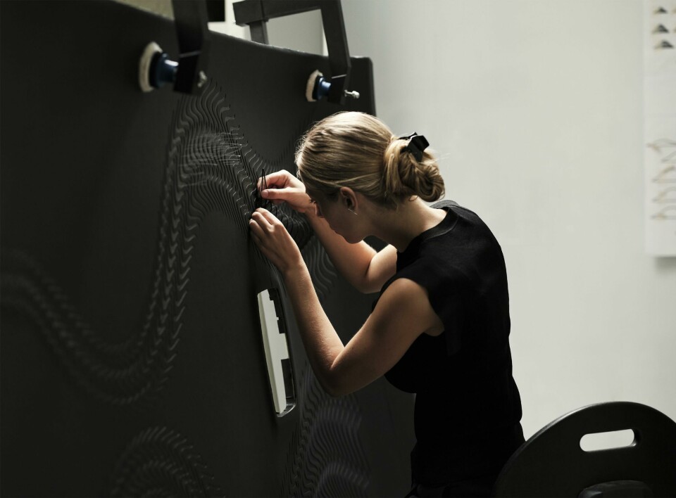 The headliner alone involved almost 700 collective hours of work Iris van Herpen Atelier - Craftsmanship process (1)