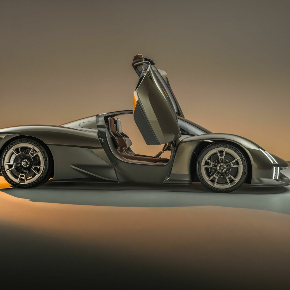 LeMans doors point to Porsche’s racing heritage Porsche Mission X exterior180_5040x3428